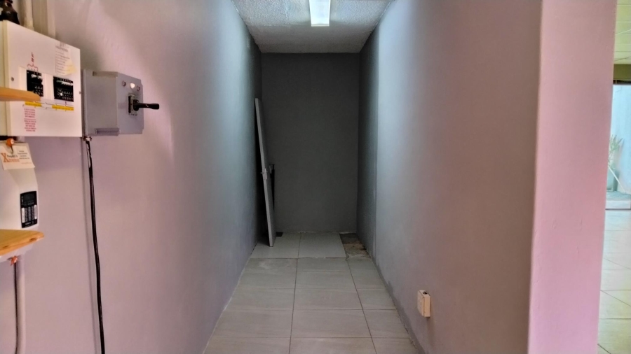 To Let Commercial Property for Rent in Safari Gardens North West
